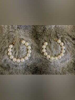 Pearl Beaded Hoop Earrings - White Pearlescent